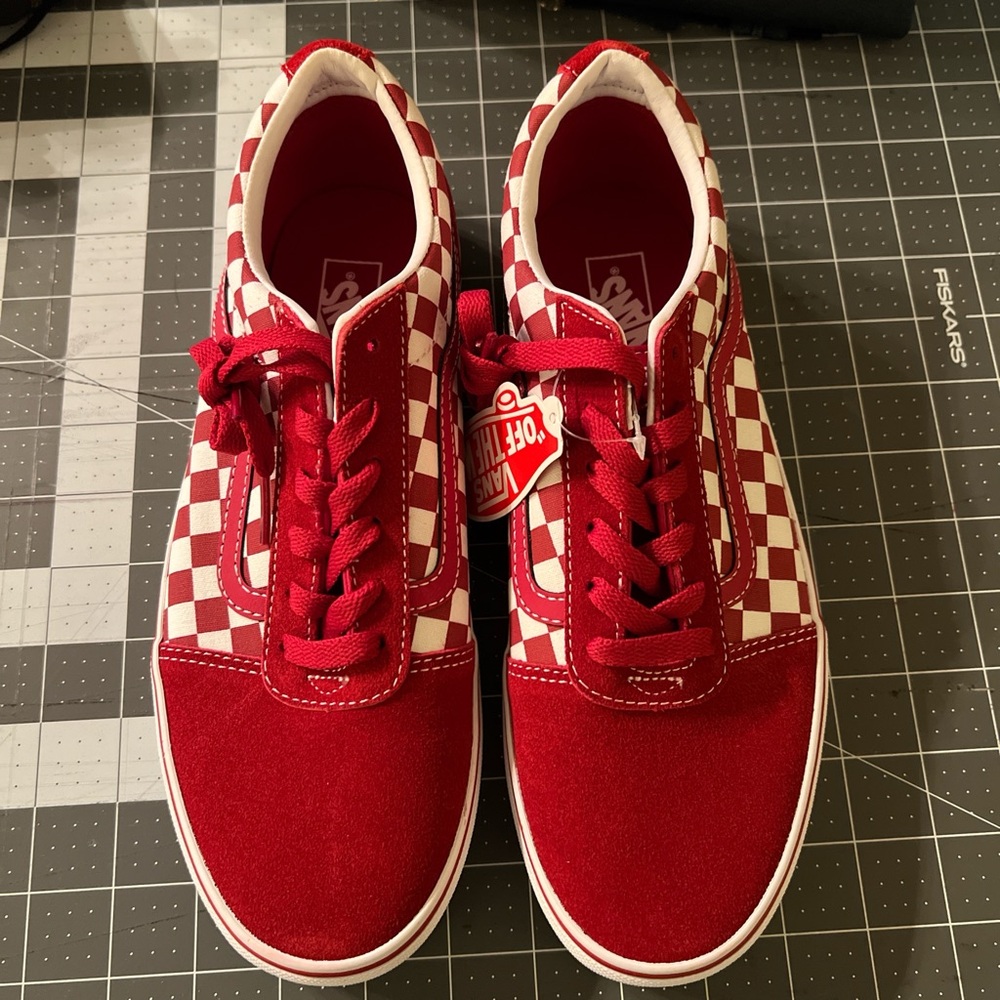 NWT Vans Checkered 7(kids) Red